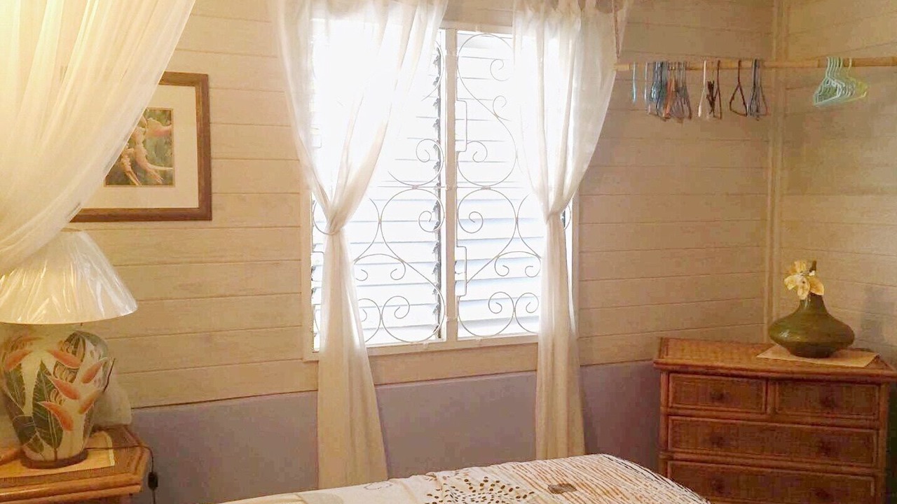 Photo of Bedroom in Graeme Hall Park