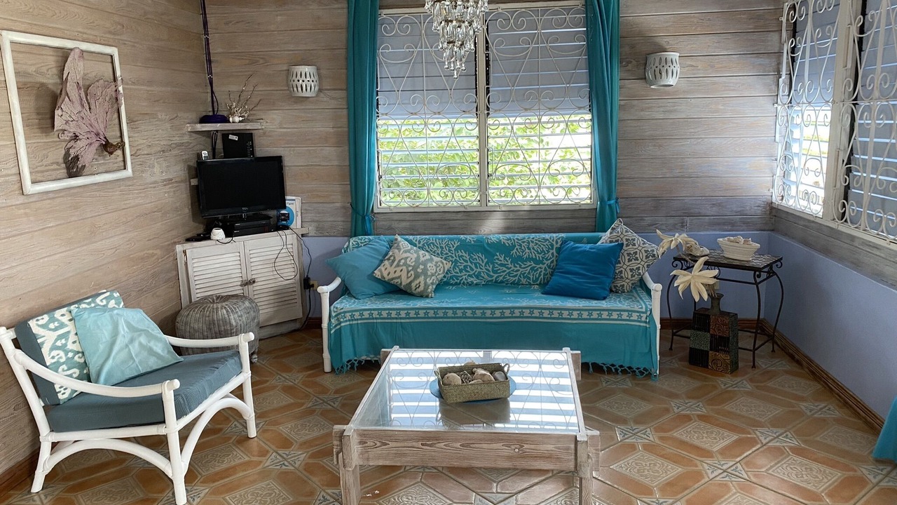 Photo of Livingroom in Graeme Hall Park