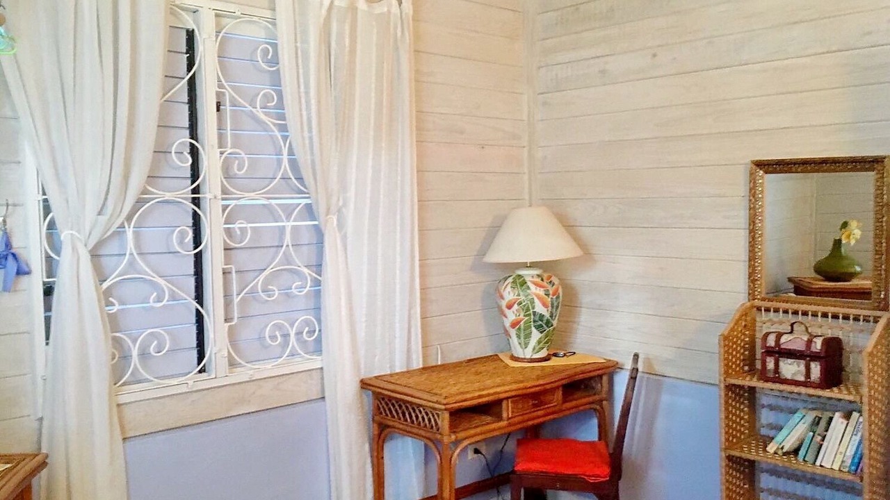 Photo of Bedroom in Graeme Hall Park
