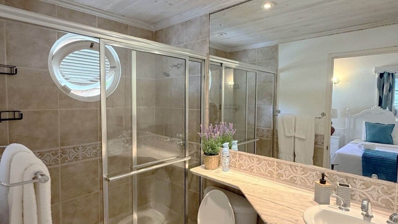 Photo of Bathroom in Porters