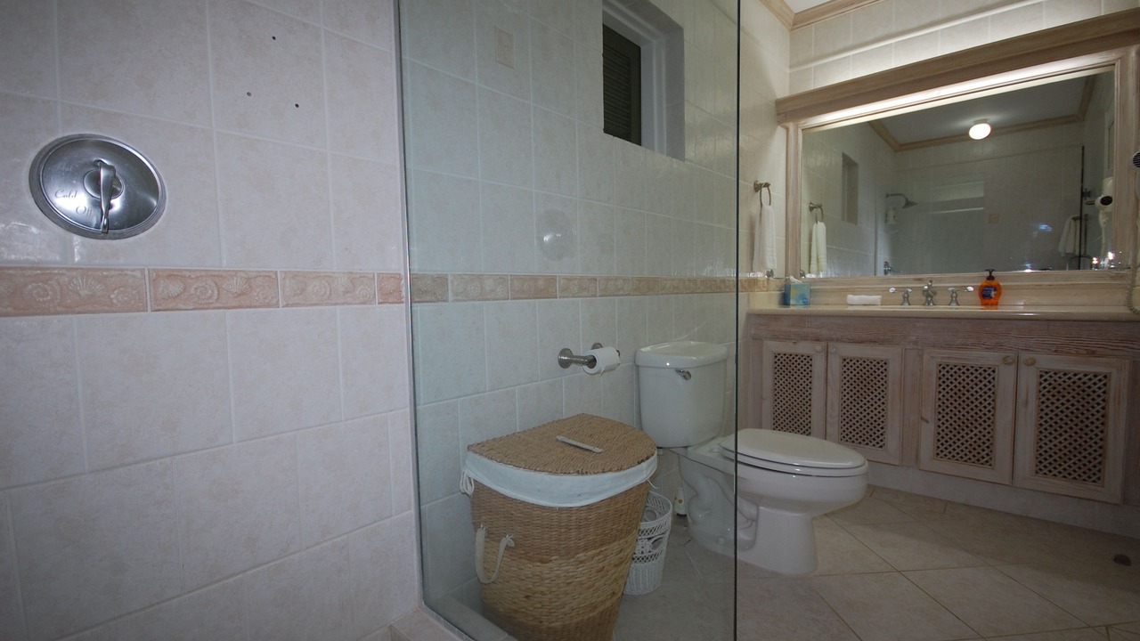 Photo of Bathroom in Porters