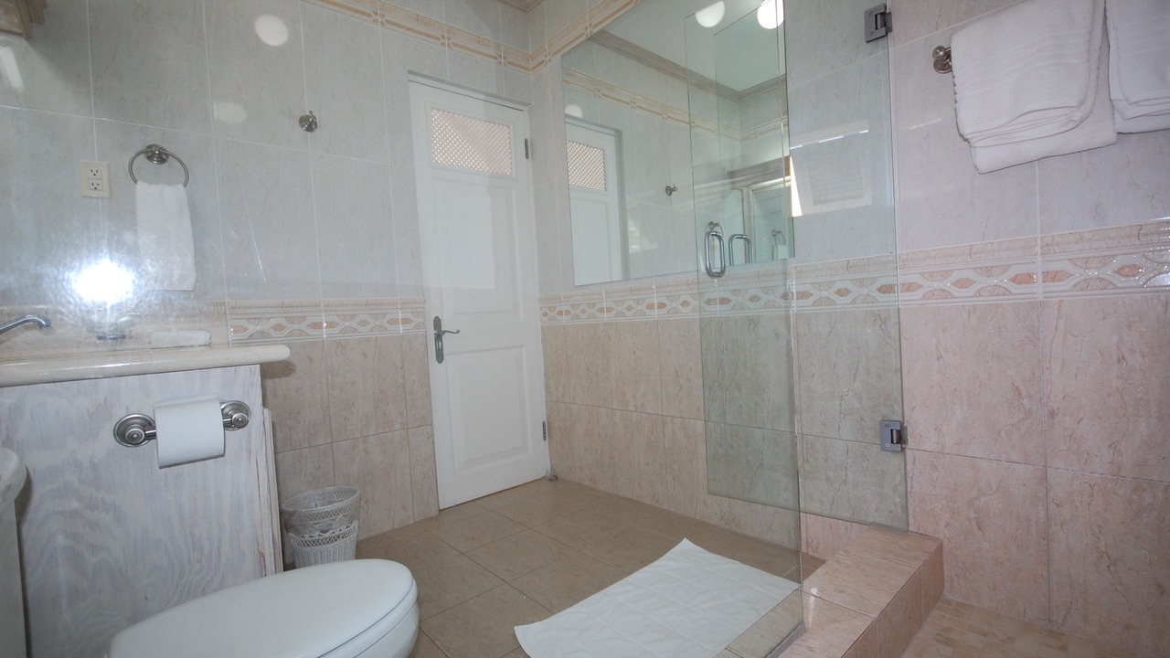 Photo of Bathroom in Porters