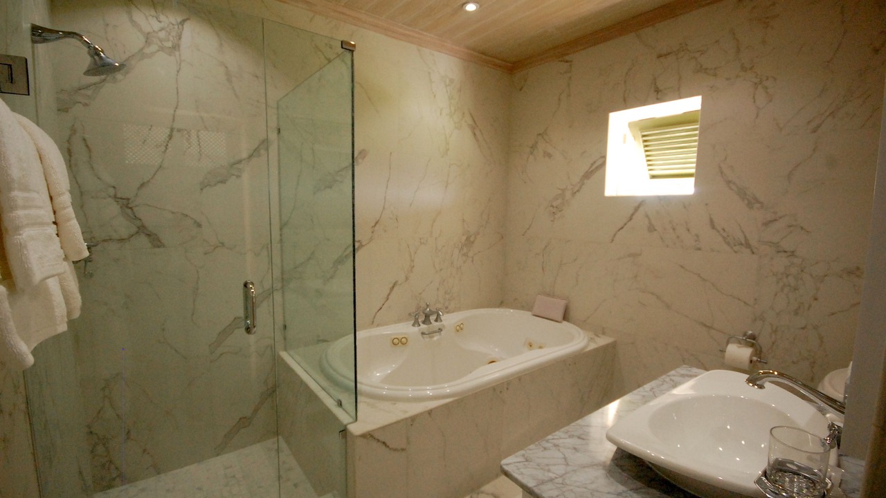 Photo of Bathroom in Porters