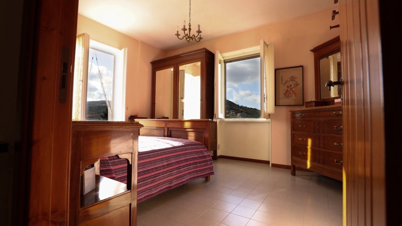 Photo of Bedroom in Laureana Cilento