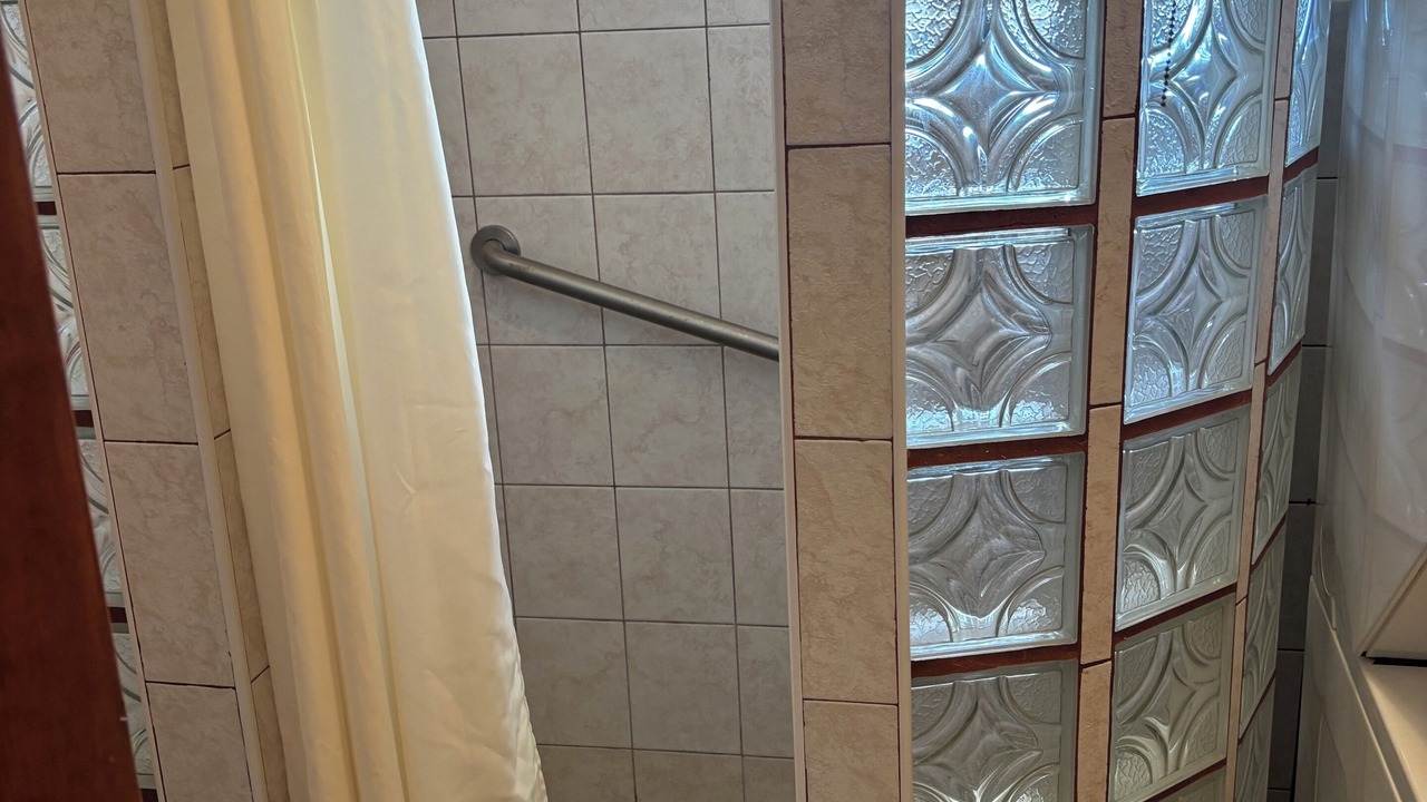 Photo of Bathroom in Silver Sands