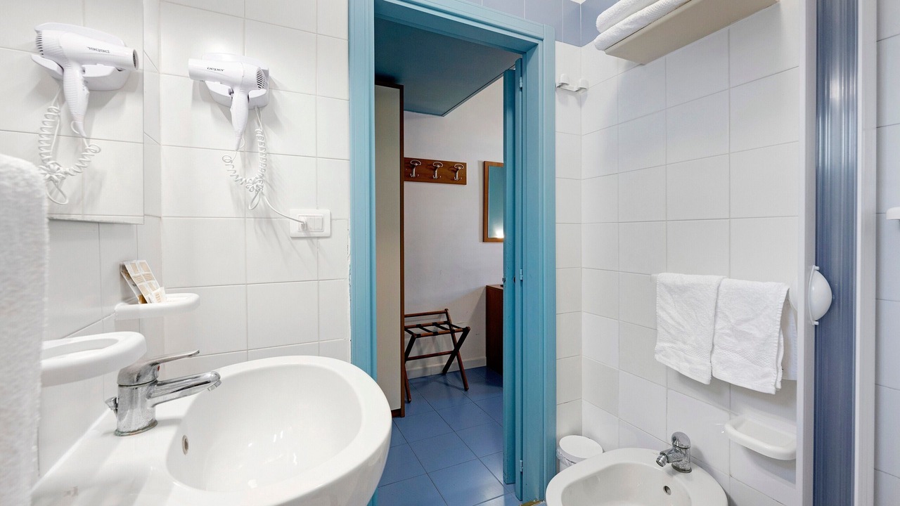 Photo of Bathroom in Laura