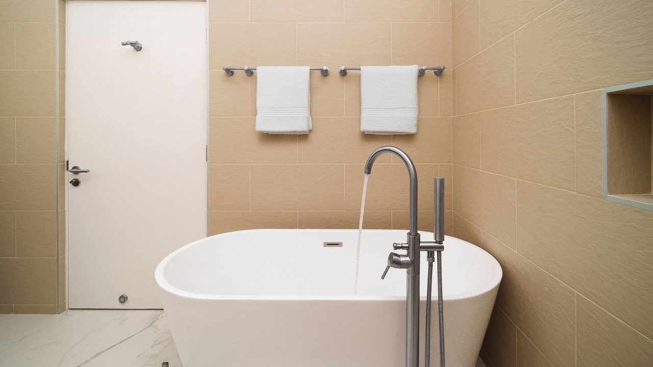 Photo of Bathroom in Porters