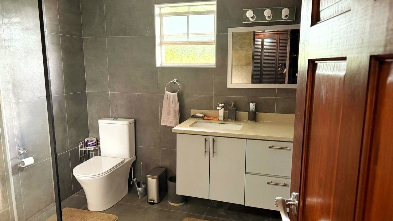 Photo of Bathroom in Maxwell
