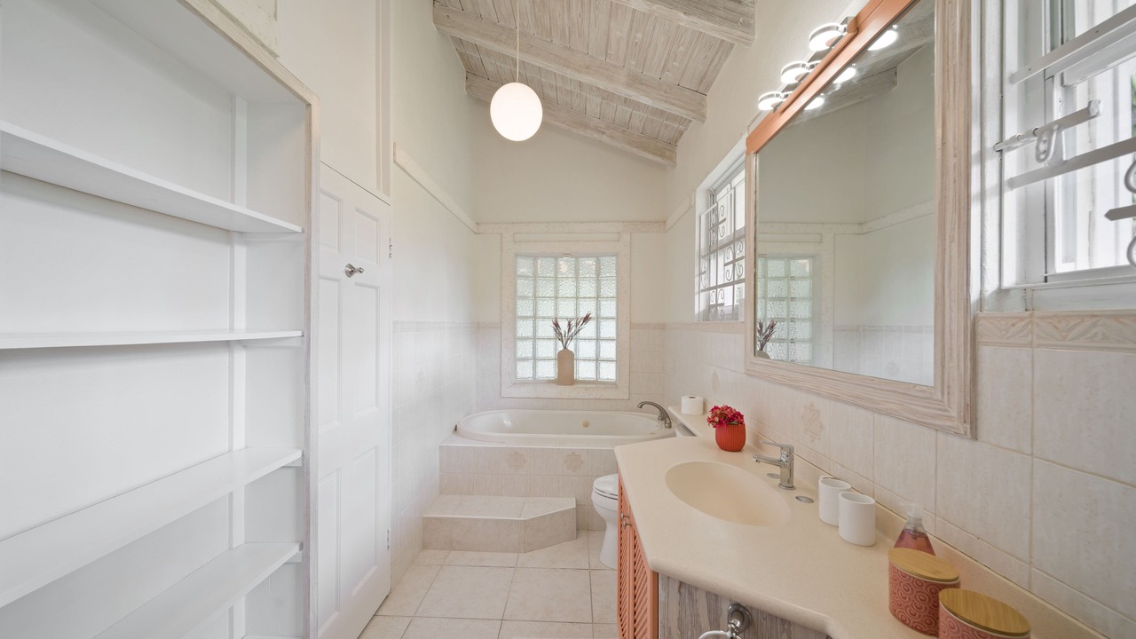Photo of Bathroom in Frere Pilgrim