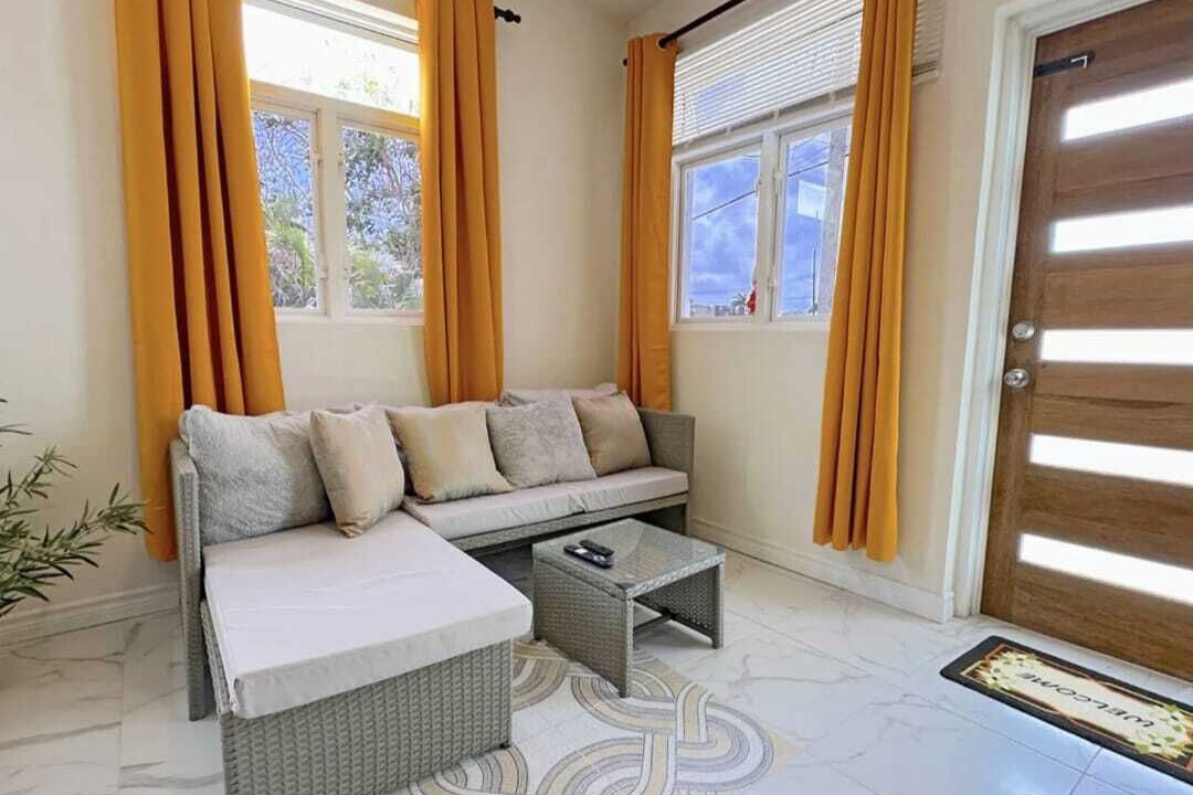 Photo of Livingroom in West Coast