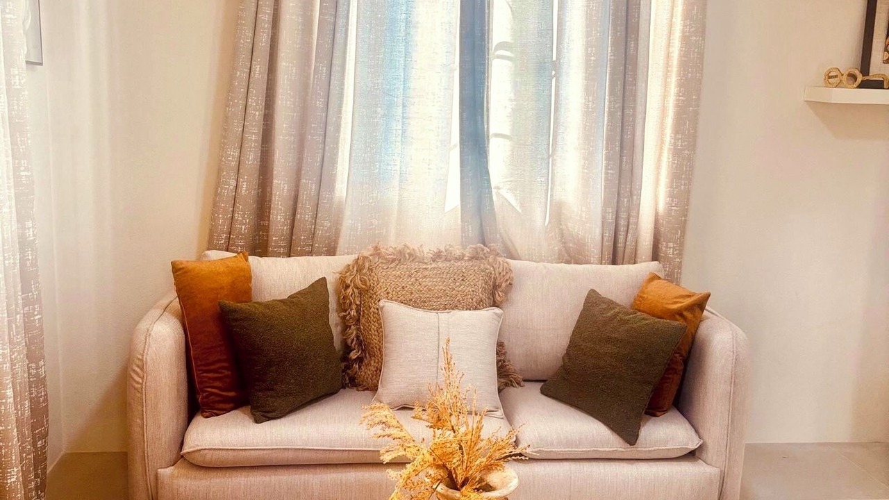 Photo of Livingroom in West Coast