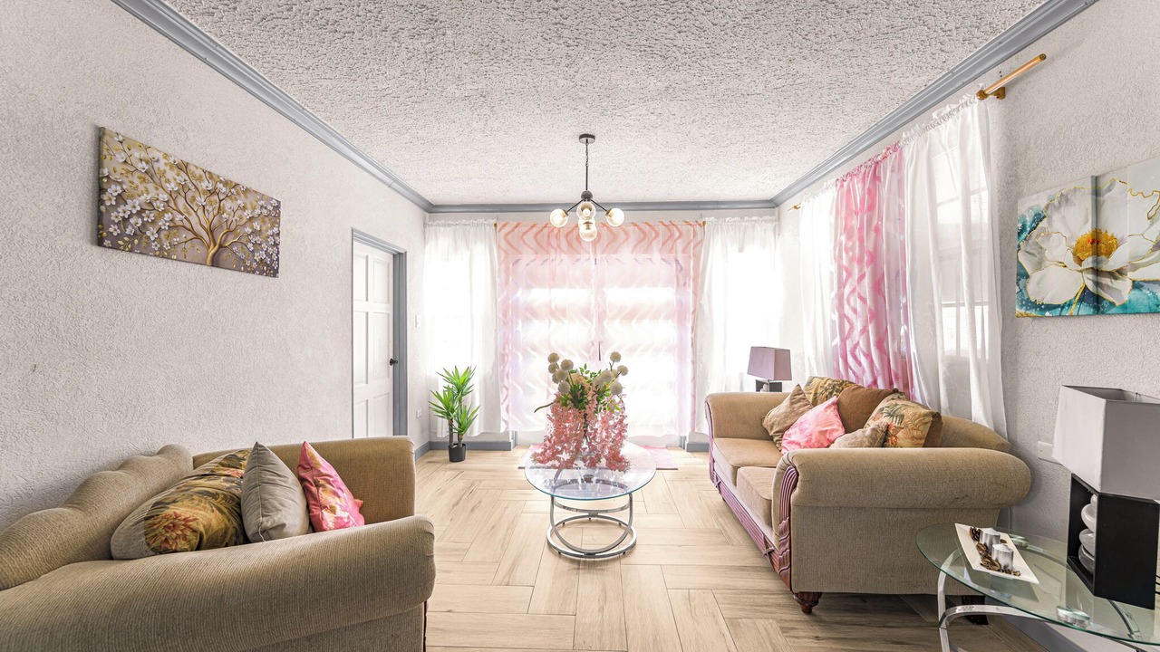Photo of Livingroom in Christie