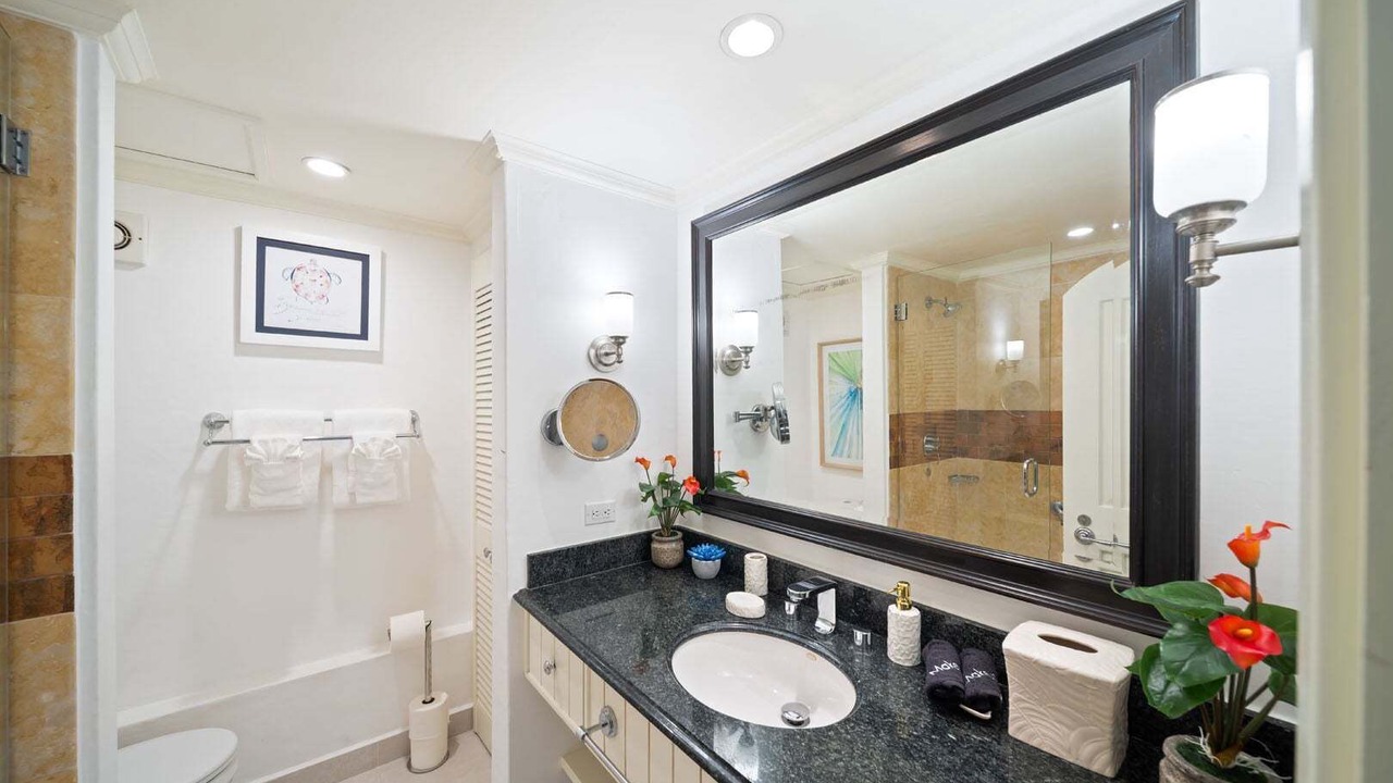 Photo of Bathroom in Porters