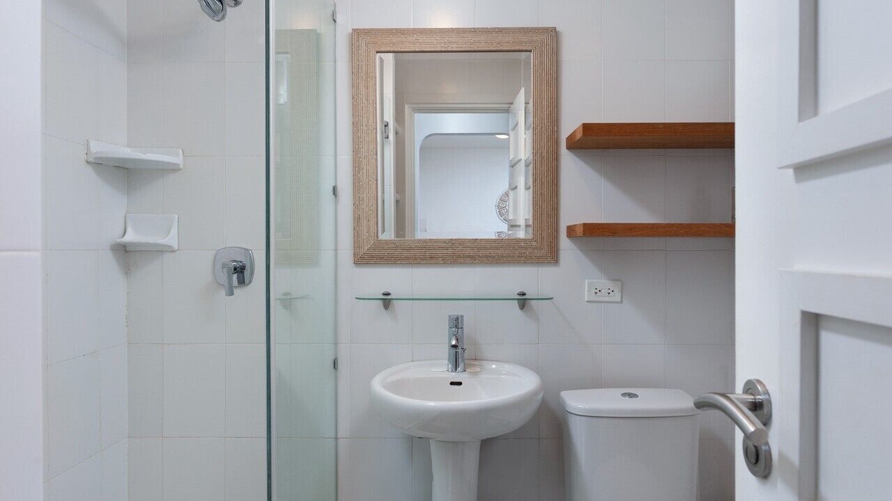 Photo of Bathroom in Holetown
