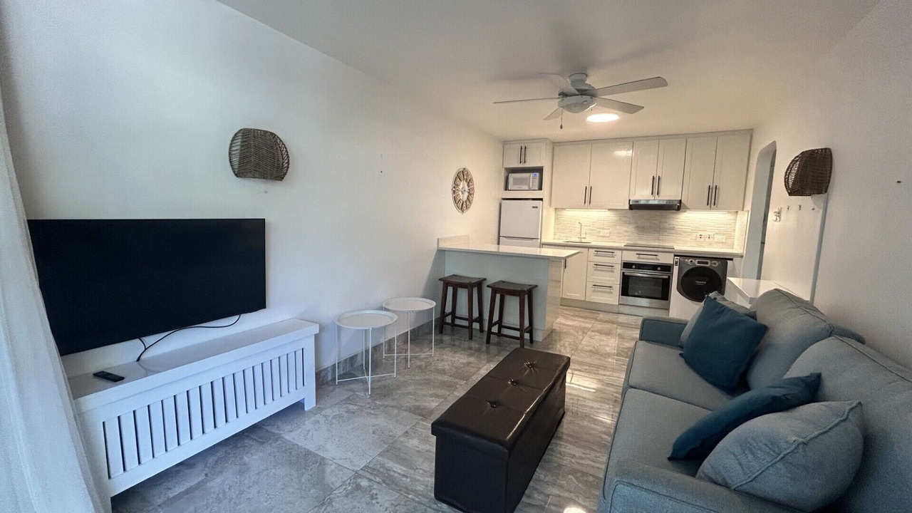 Photo of Livingroom in Holetown