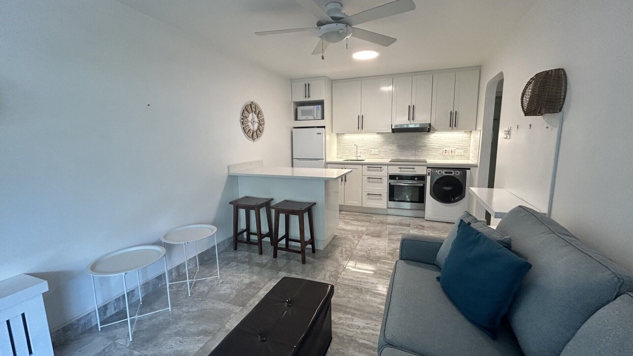 Photo of Livingroom in Holetown