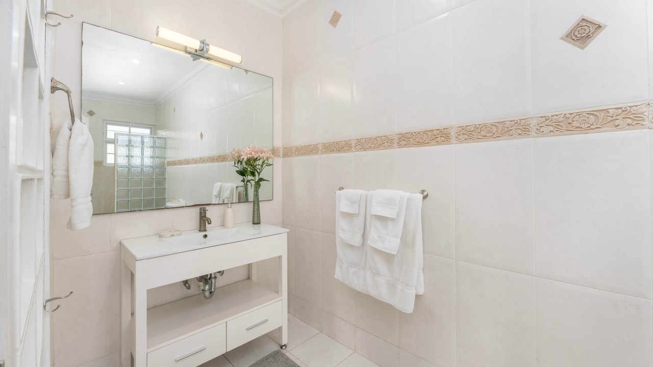 Photo of Bathroom in Porters