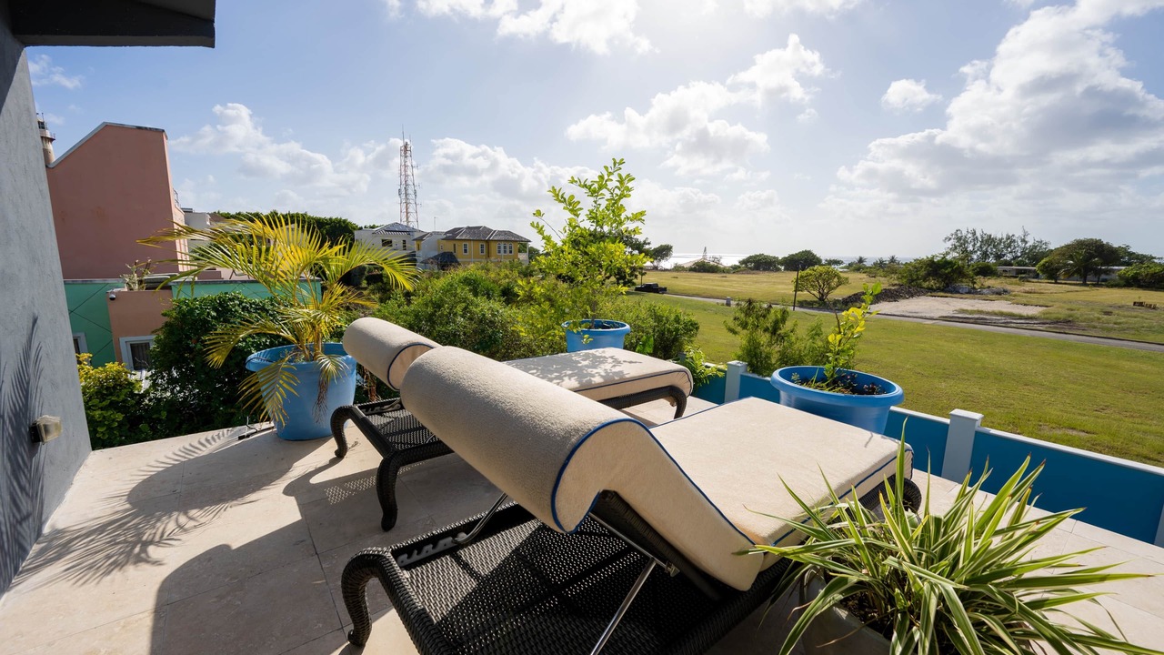 Photo of Patio Balcony in Below Rock