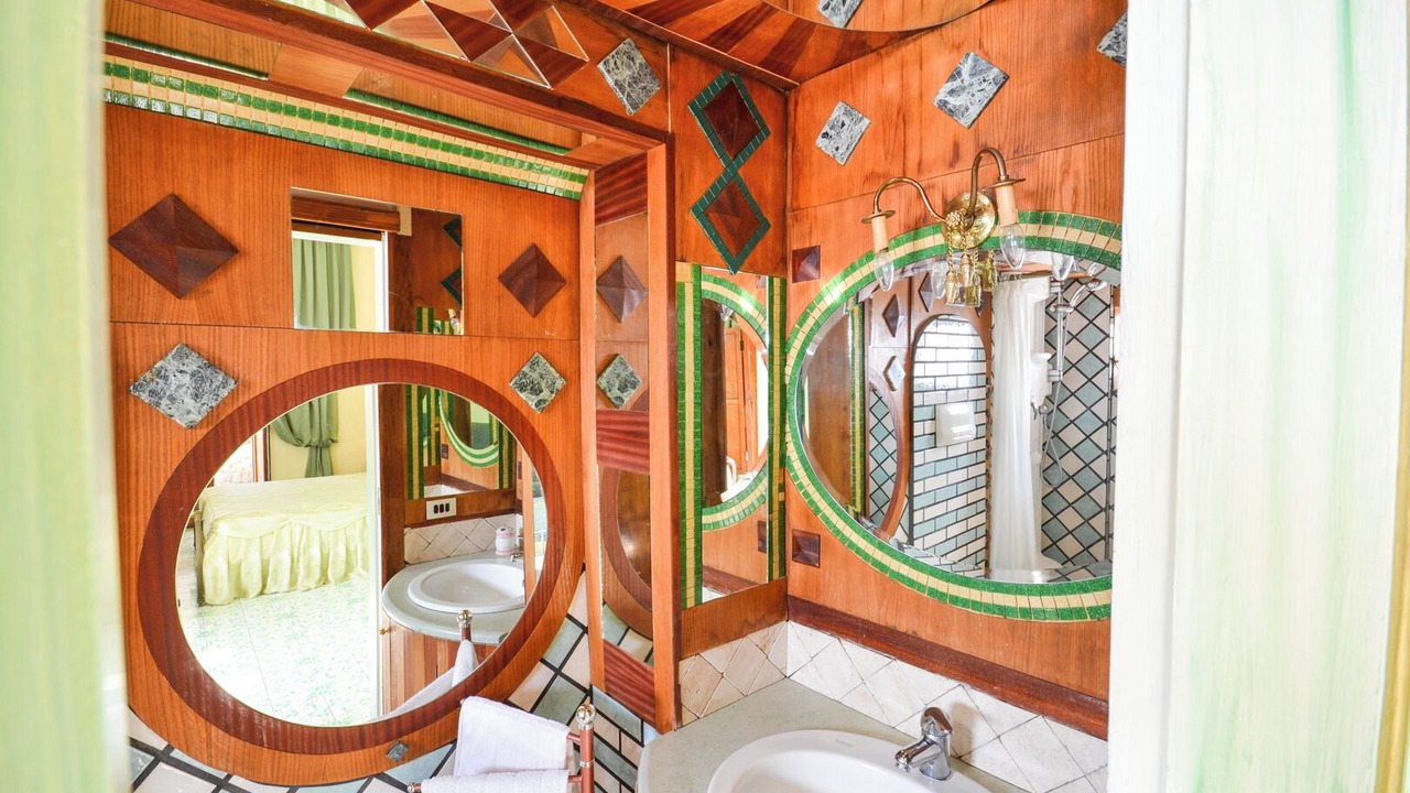 Photo of Bathroom in Furore