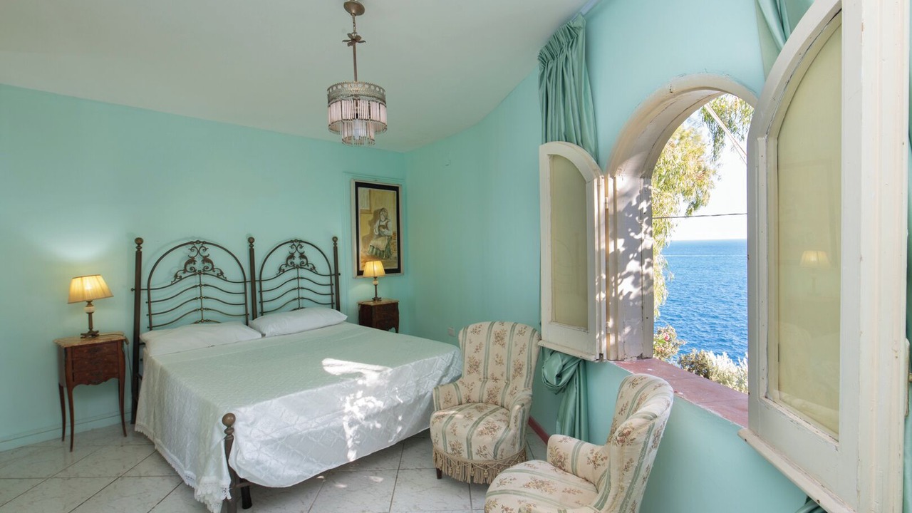 Photo of Bedroom in Furore