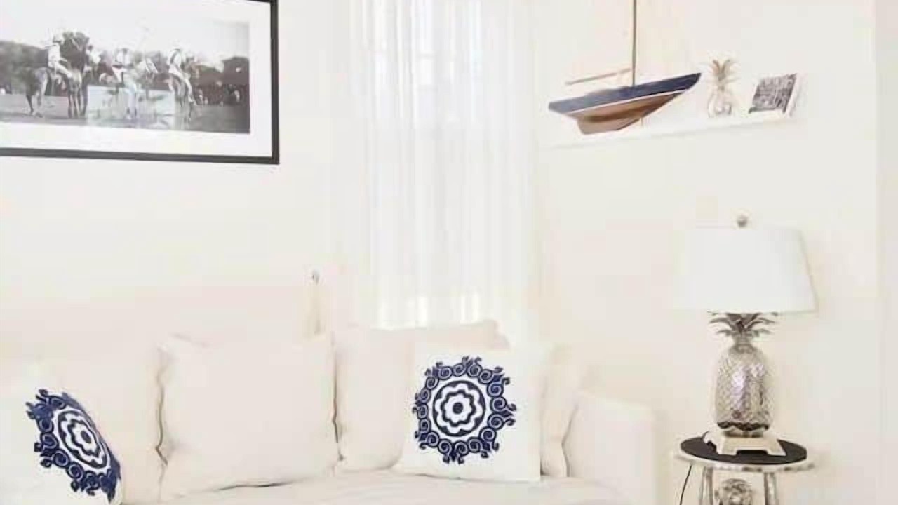 Photo of Livingroom in Merlin Bay