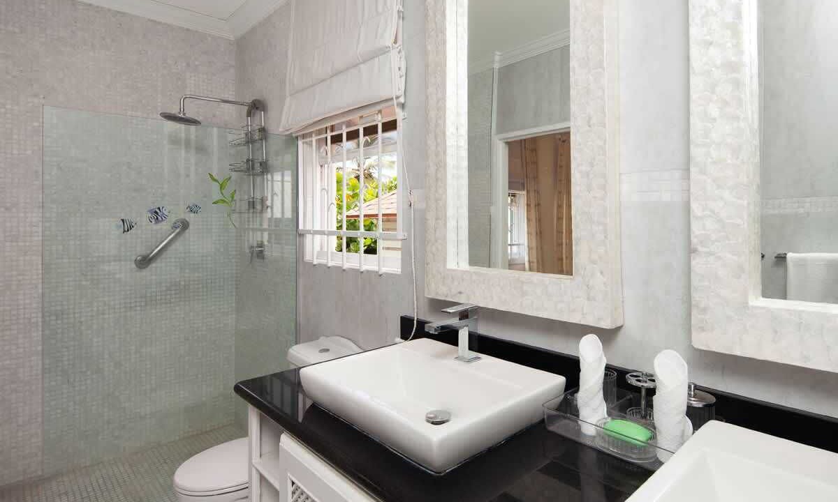 Photo of Bathroom in Rendezvous