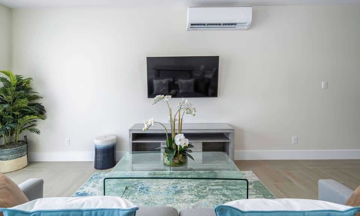 Photo of Livingroom in Little Battaleys