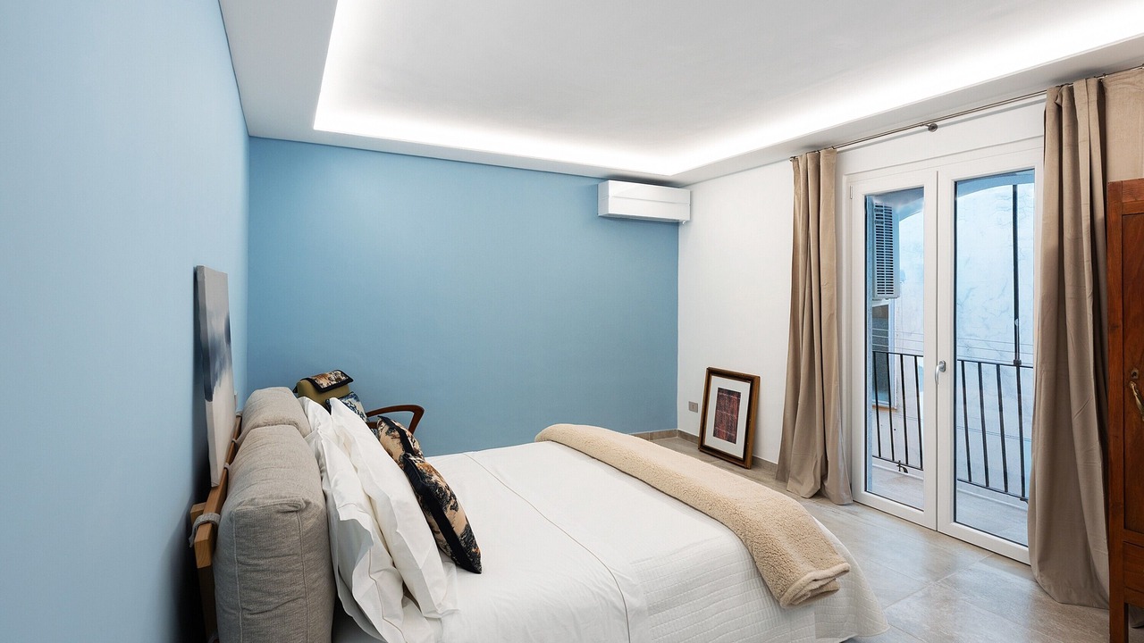 Photo of Bedroom in Historical Downtown Salerno