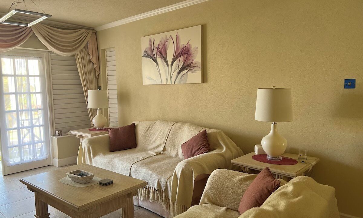 Photo of Livingroom in Holder's Hill