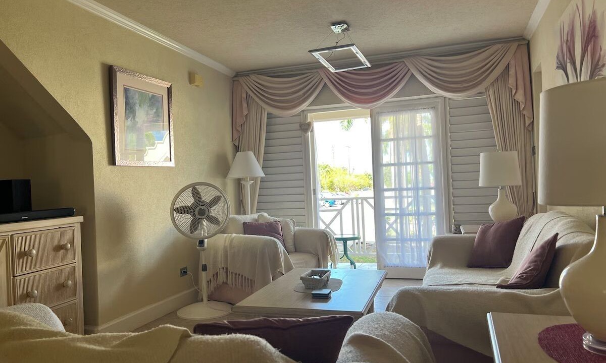 Photo of Livingroom in Holder's Hill
