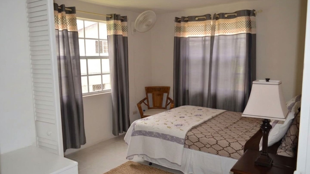 Photo of Bedroom in Oistins