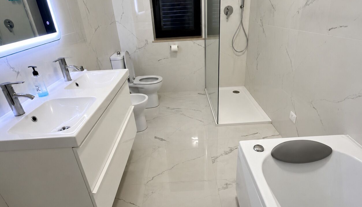 Photo of Bathroom in Archi