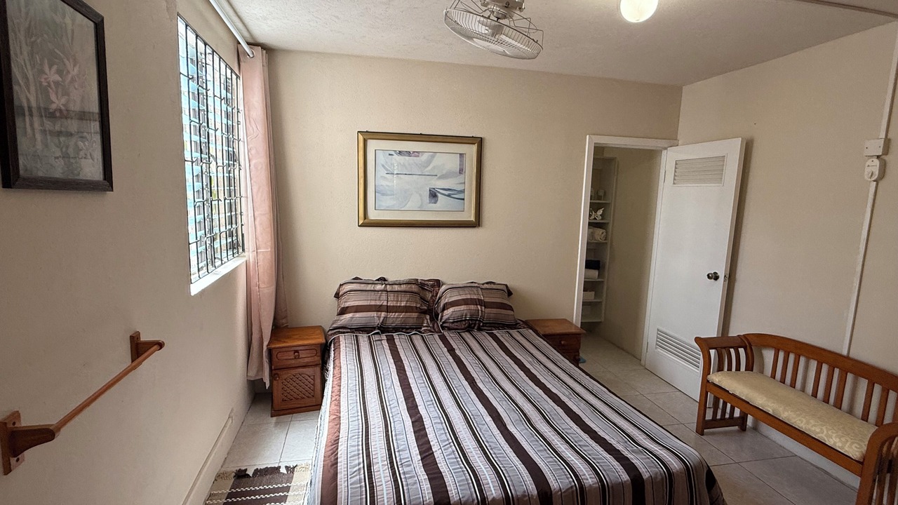 Photo of Bedroom in Oistins