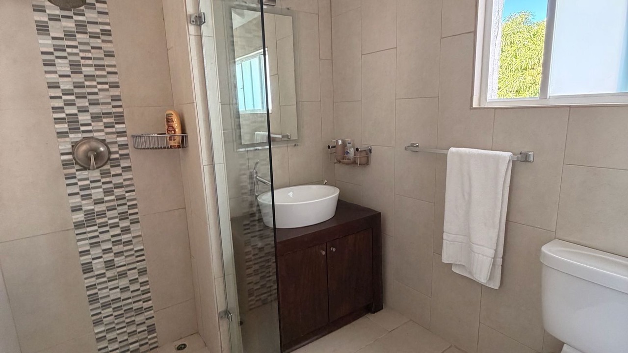 Photo of Bathroom in Porters