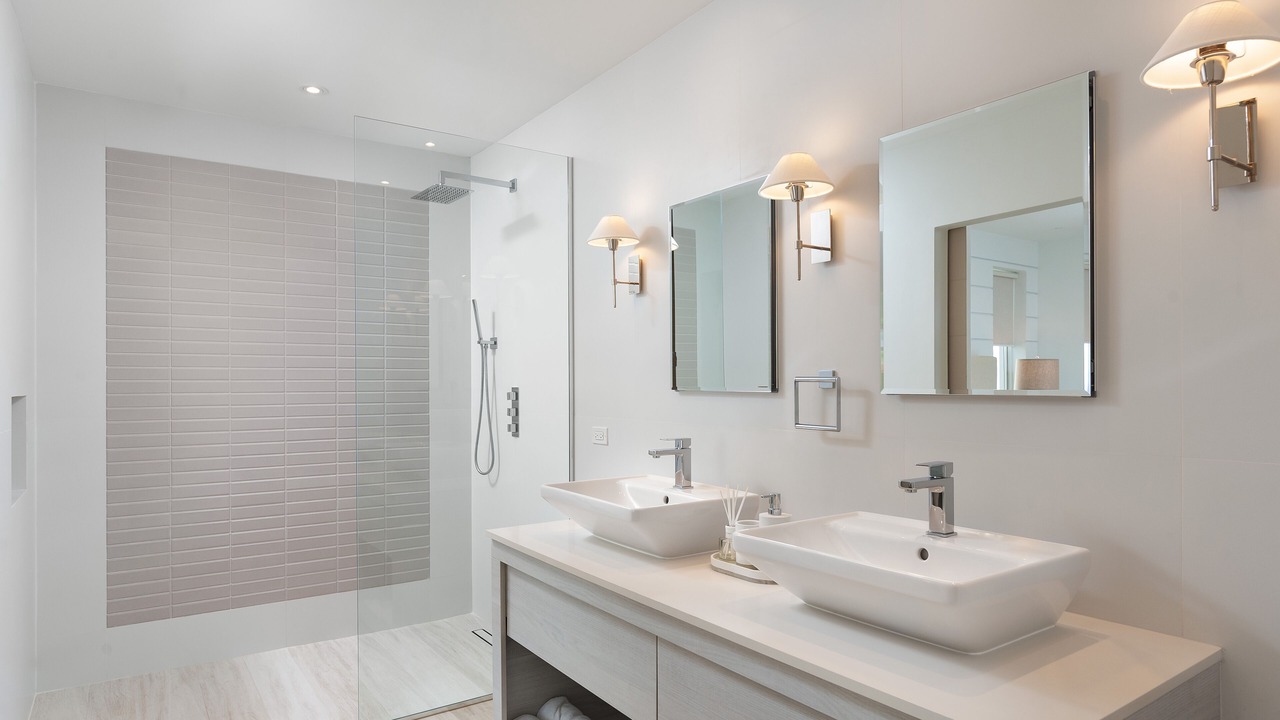Photo of Bathroom in Porters