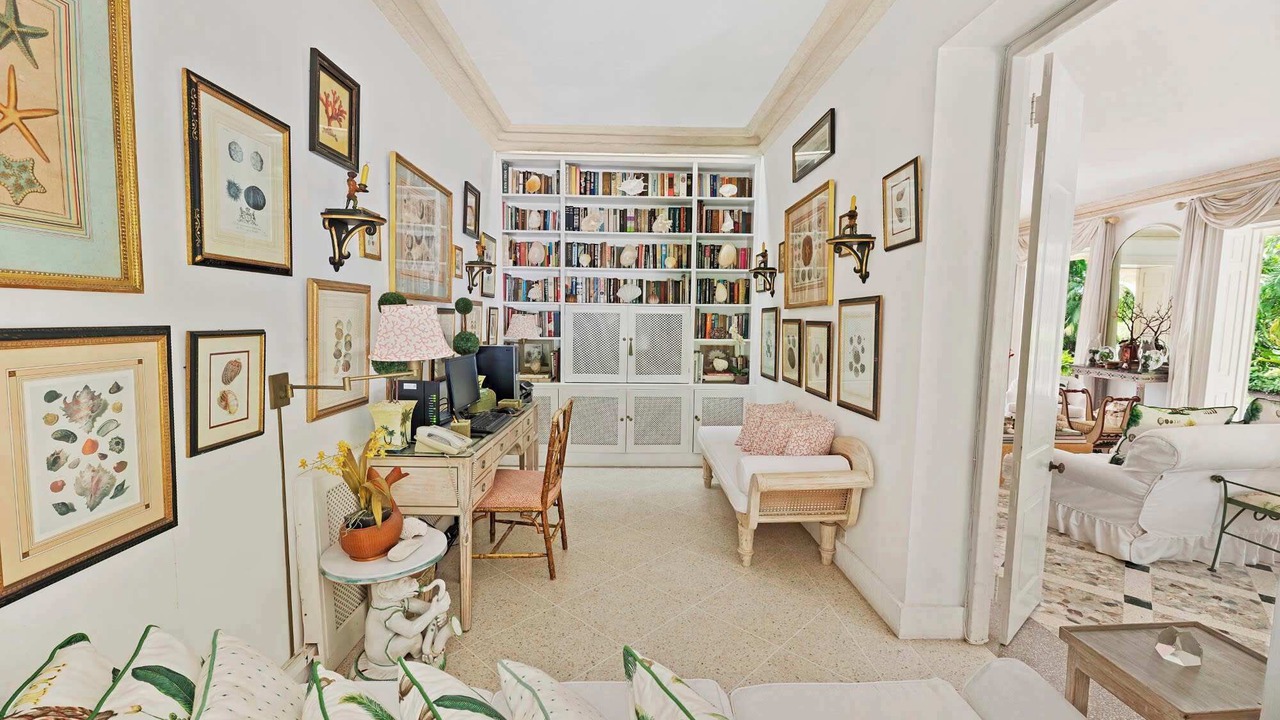 Photo of Livingroom in Weston