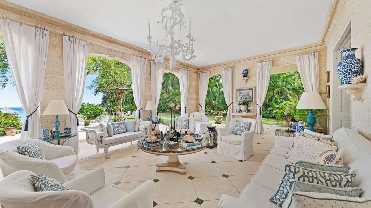 Photo of Livingroom in Weston