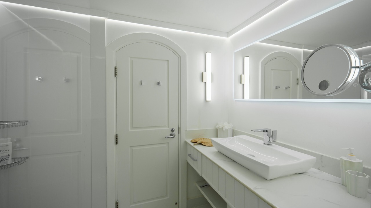 Photo of Bathroom in Porters