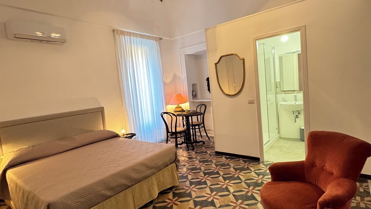 Photo of Bedroom in Meta