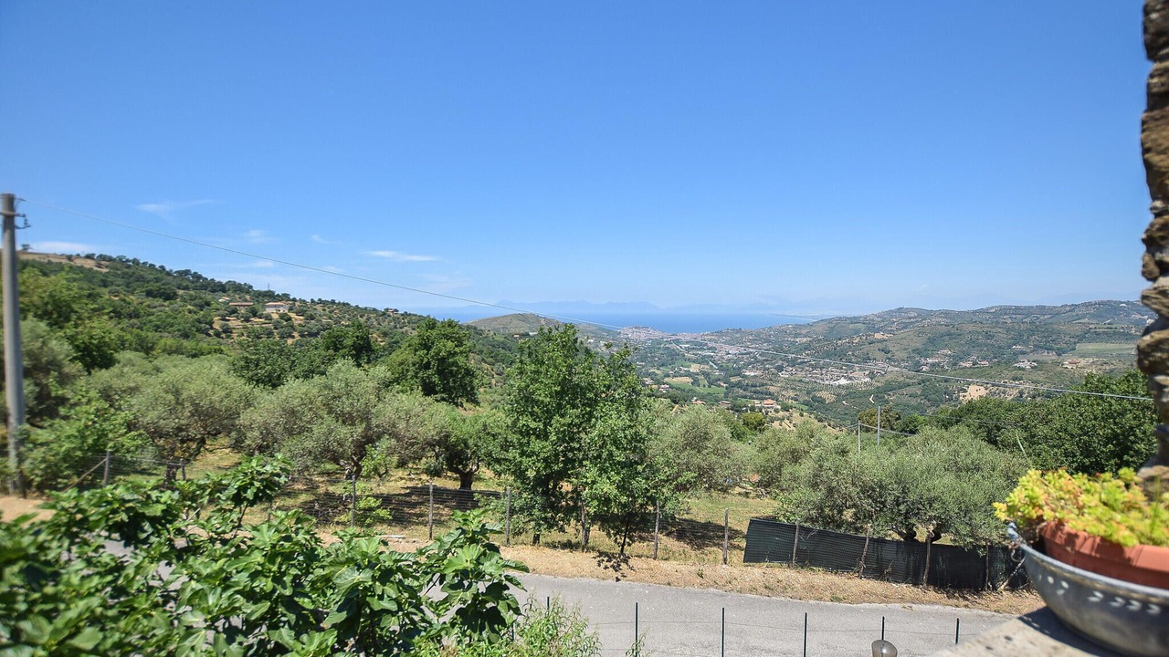 Photo of Bedroom in Laureana Cilento