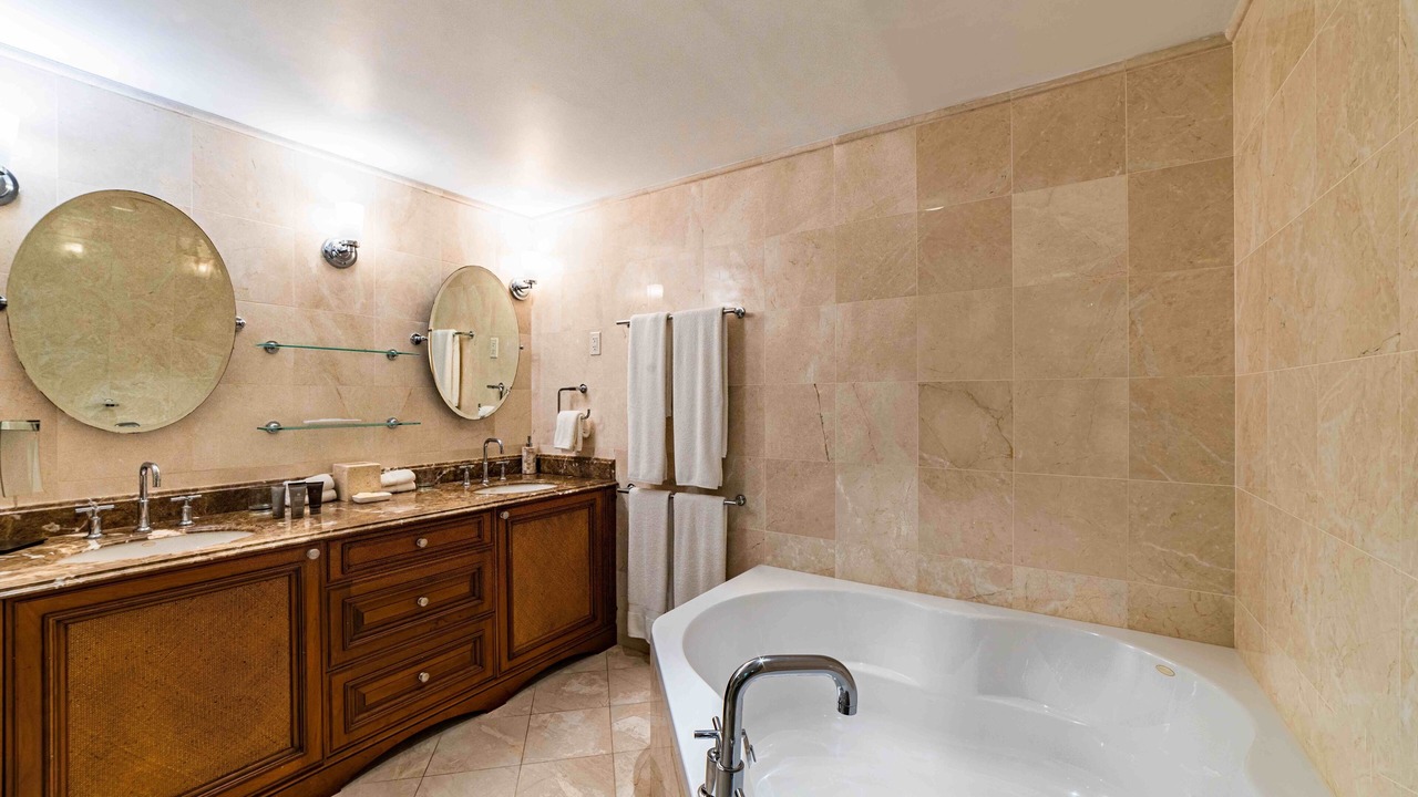 Photo of Bathroom in Little Battaleys