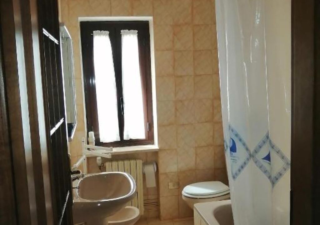Photo of Bathroom in Sapri