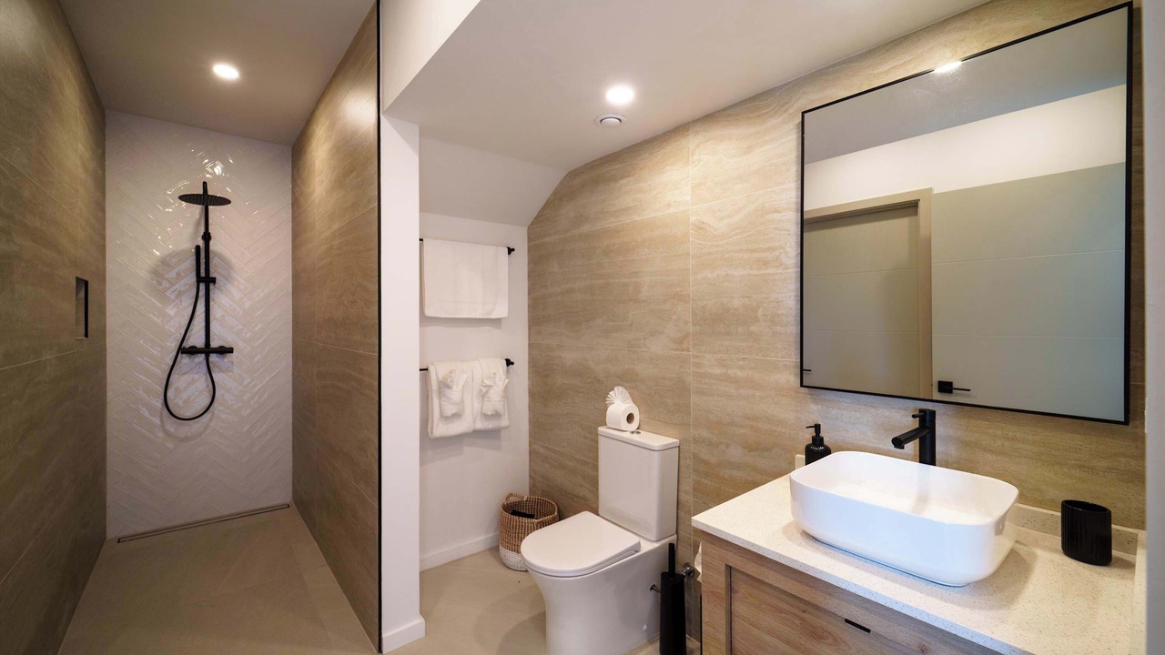 Photo of Bathroom in Lower Carlton