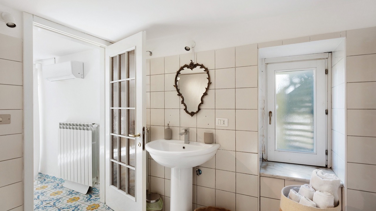 Photo of Bathroom in Historical Downtown Salerno