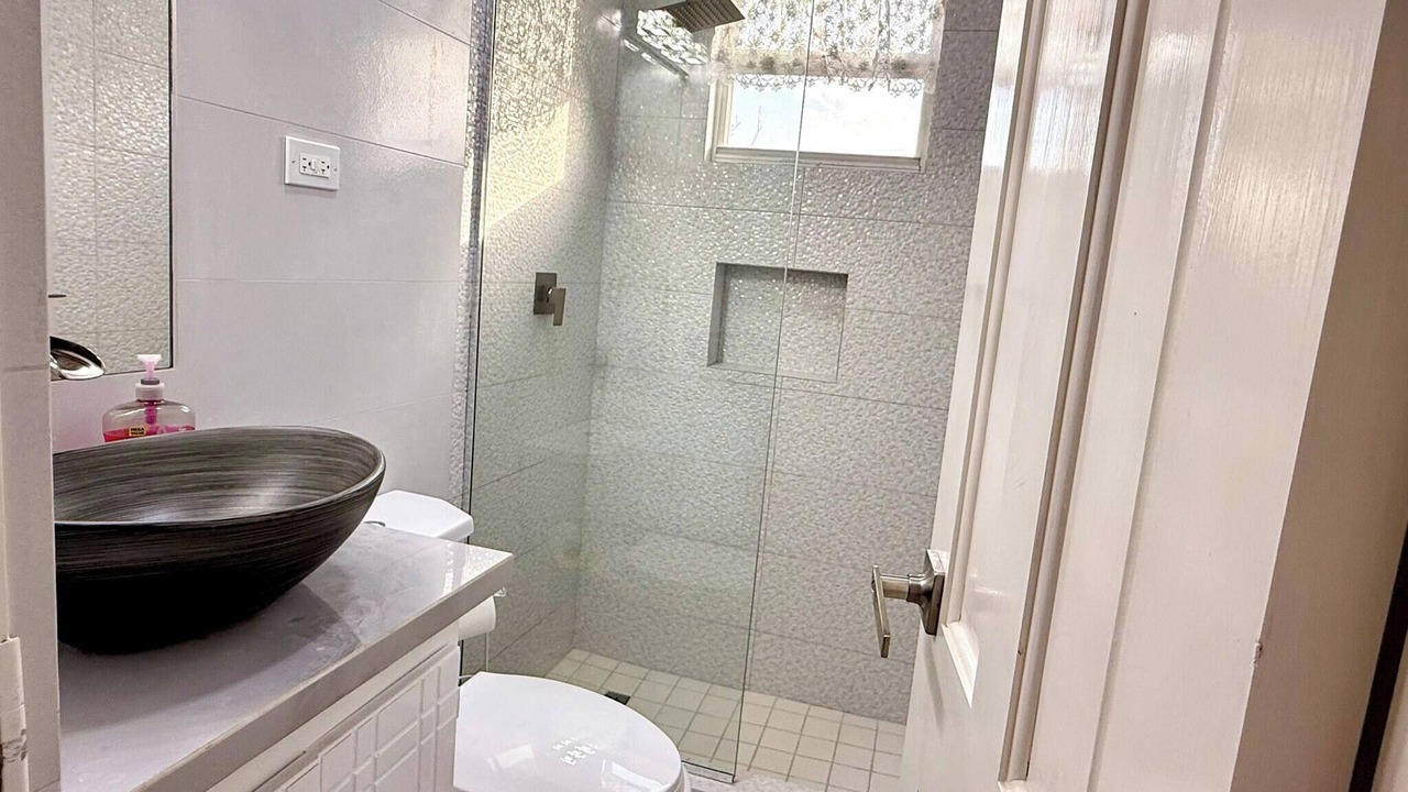 Photo of Bathroom in Heywoods Park