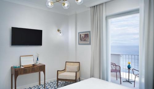 Double Room with Balcony and Sea View