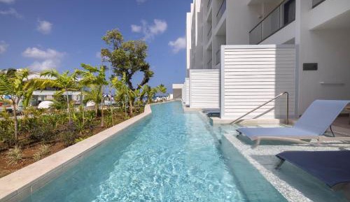 Luxury Junior Suite Swim Out King with Butler