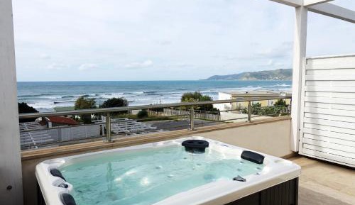 Studio with Spa Bath