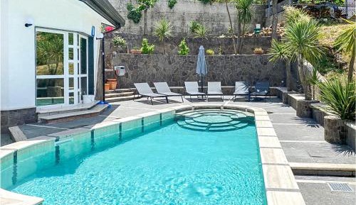 Three-Bedroom Vacation Home 
