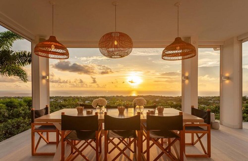 Deanes House | Cool Breeze by Blue Sky Luxury
